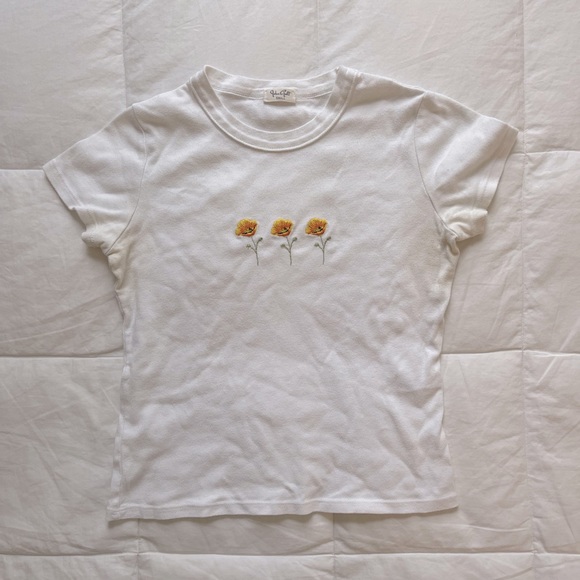 BRANDY MELVILLE Baby Tee - Picture 1 of 1